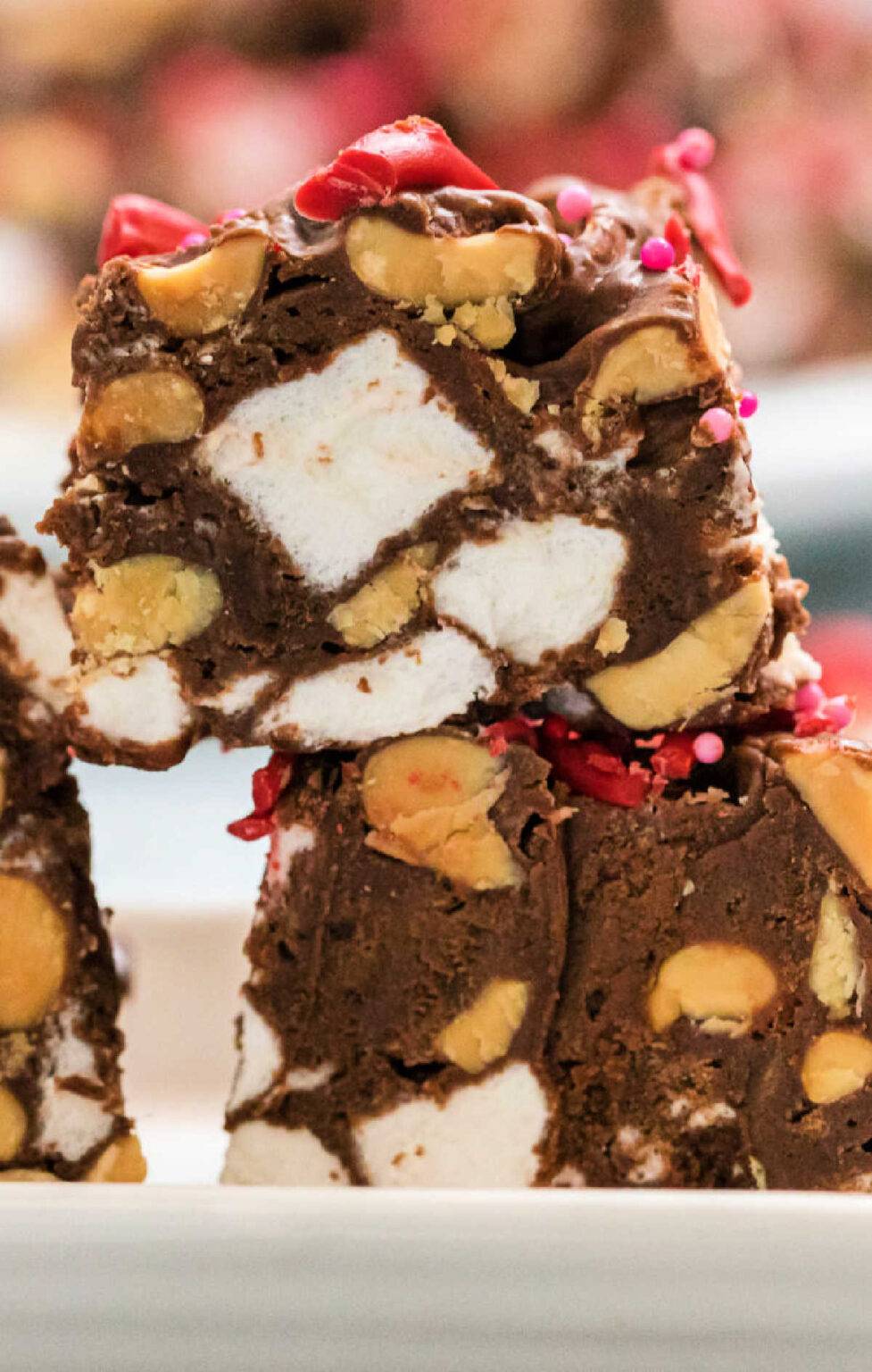 No Bake Marshmallow Chocolate Bar Recipe - Rocky Road Bars